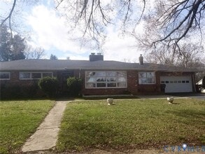 Building Photo - 3940 Senior Ln