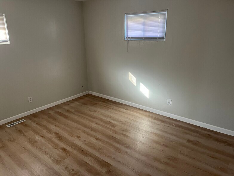 Building Photo - 312 Treasure St