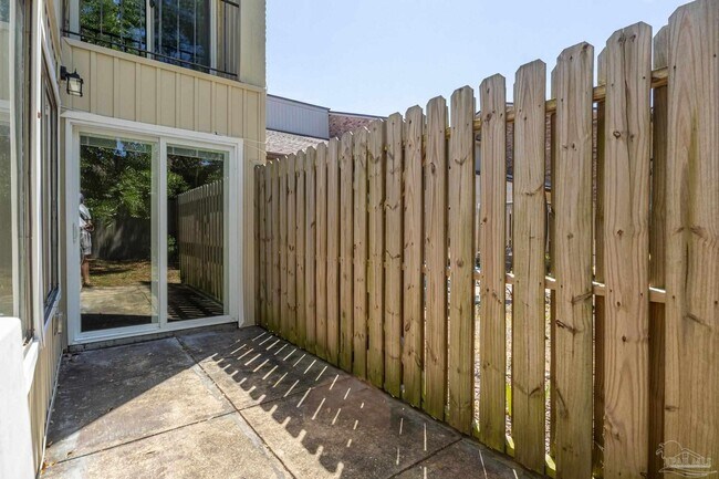 Building Photo - 4741 Huron Dr