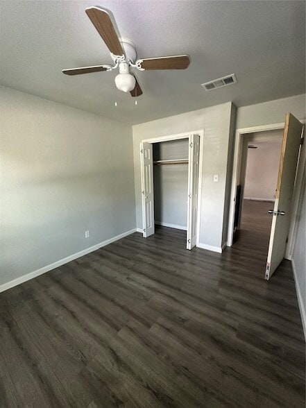 Building Photo - 6524 Blue Grass Dr