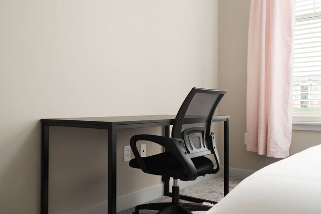 Building Photo - 3366 Firethorn Drive