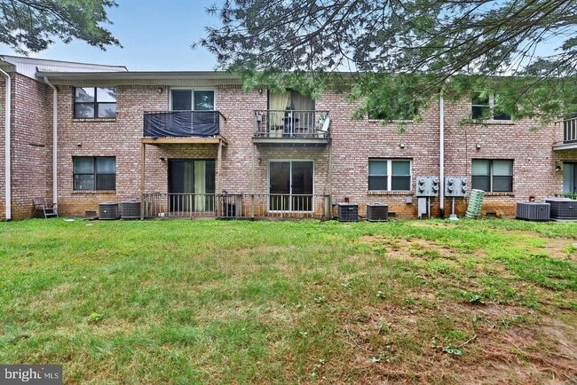 Building Photo - 1807 Silver Ct