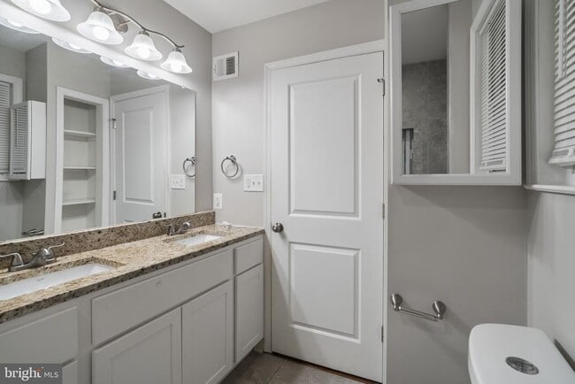 Building Photo - 1516 Cedarwood Dr