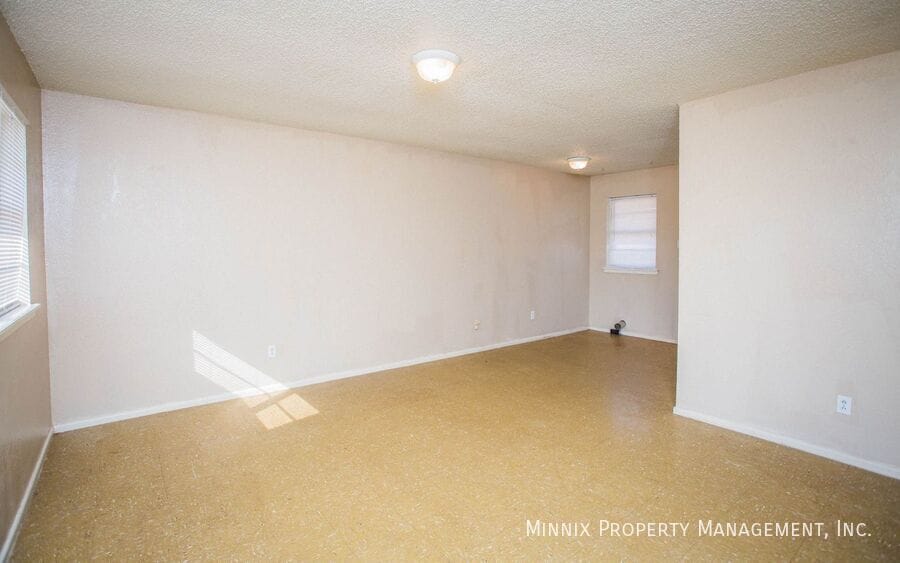 Building Photo - 631 S Crosby St