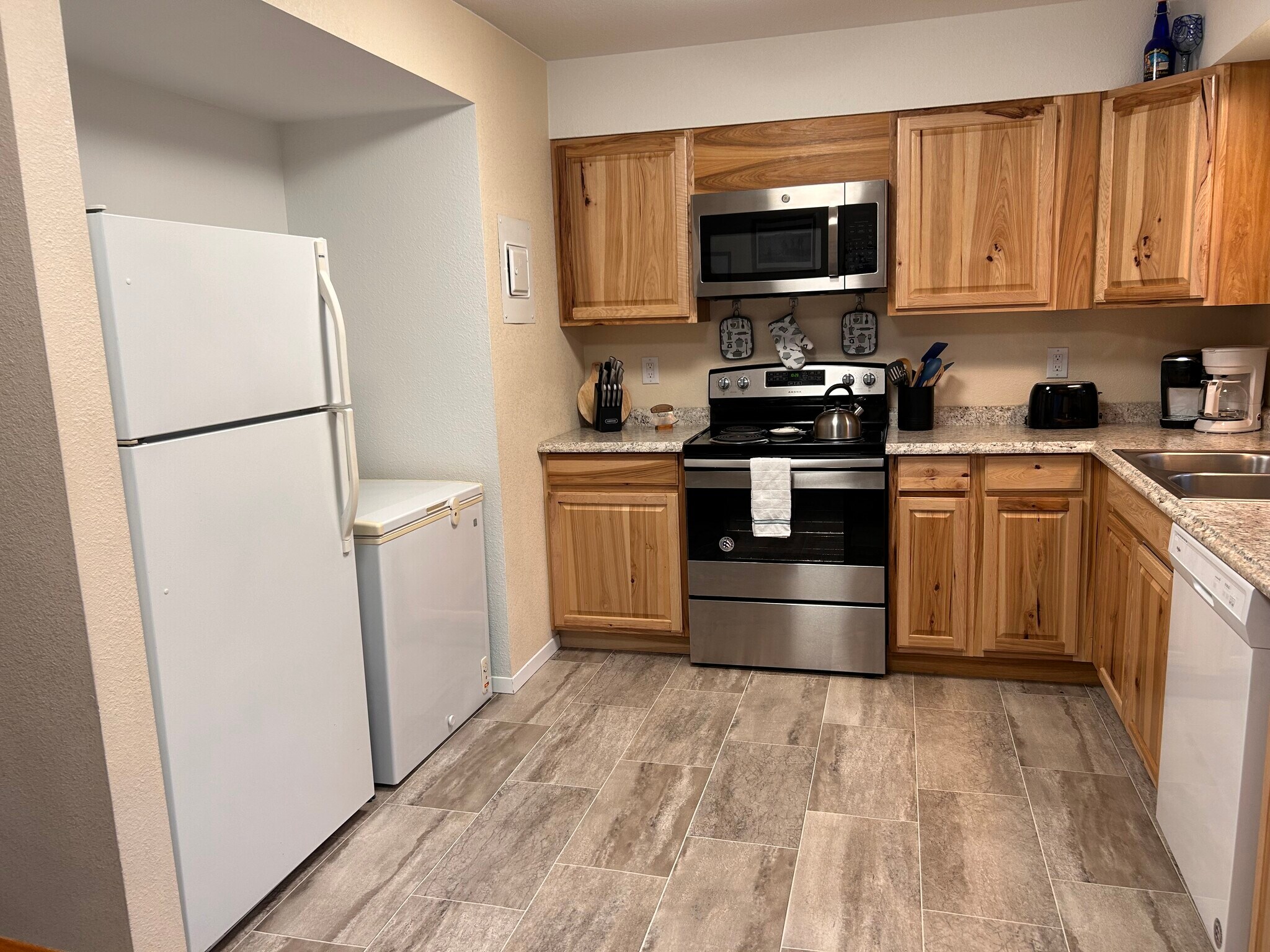 Building Photo - 1720 Beaver Pl