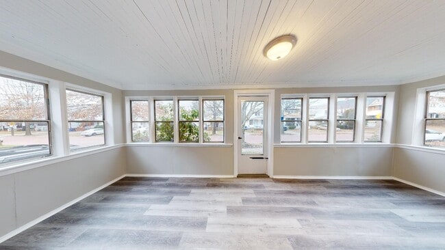 Building Photo - Jefferson Area - 3 Bedroom Single Family Home (between Lorain and Triskett)