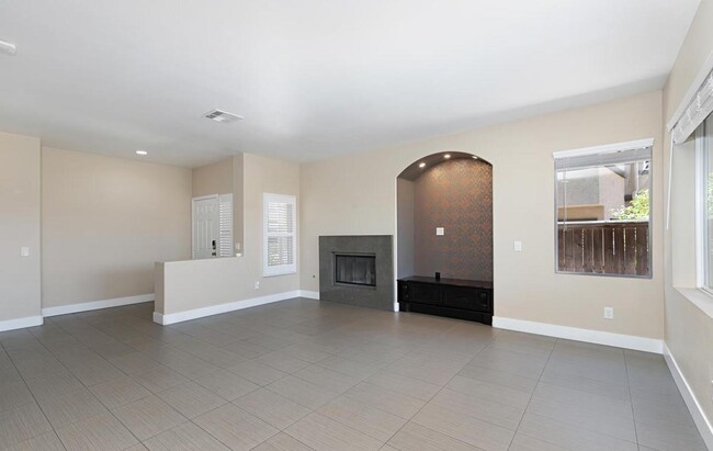 Building Photo - 6313 Avenida De Las Vistas