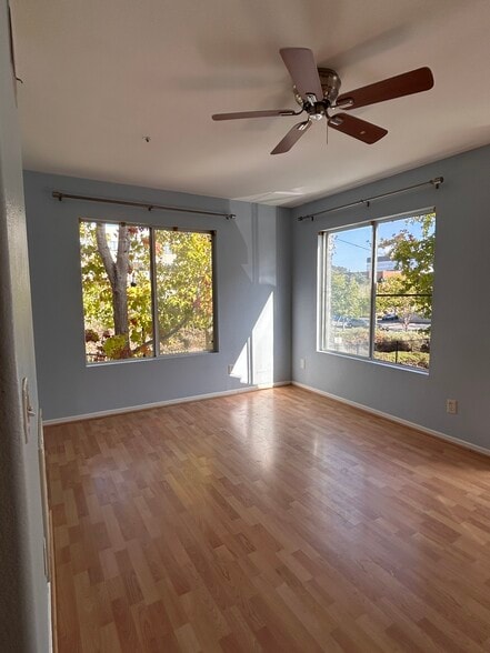 Building Photo - 10242 Wateridge Cir