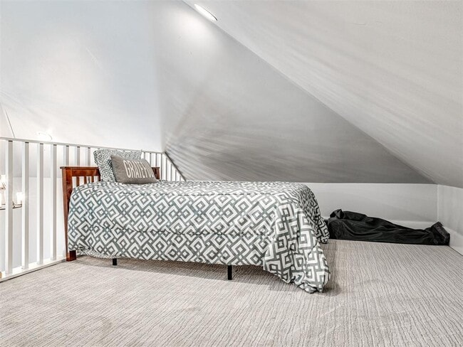 Building Photo - 91 Ridgeline Rd