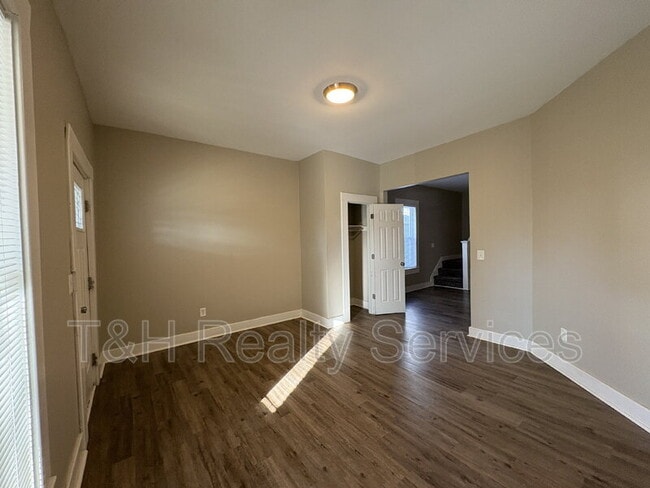 Building Photo - 635 Jefferson Ave