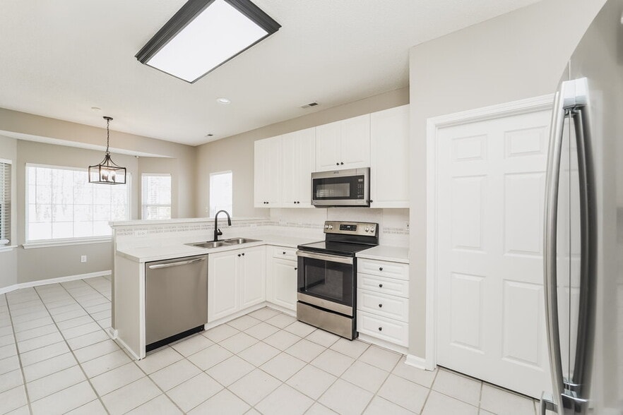 Building Photo - 3438 Lazy Day Ln