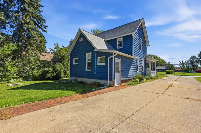 Building Photo - 978 State St
