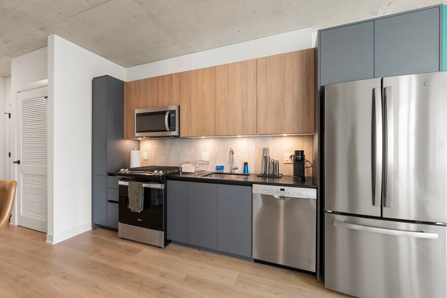 Building Photo - 234 W Polk St