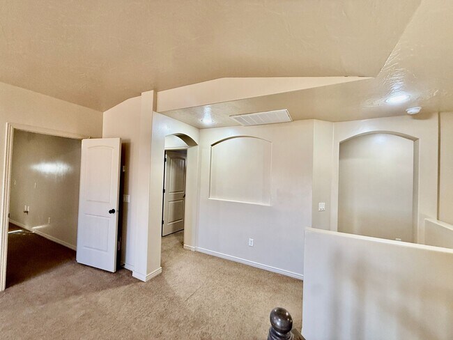 Building Photo - Six-Bedroom Home Includes Casita and RV Parking