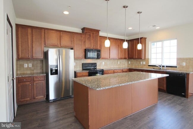 Building Photo - 14782 Mason Creek Cir