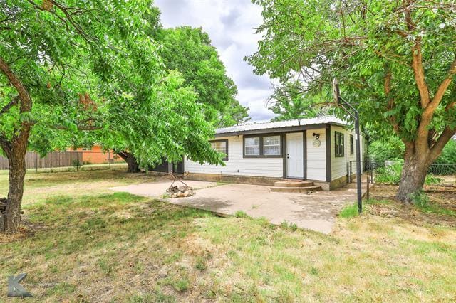 Building Photo - 609 Sunset Dr