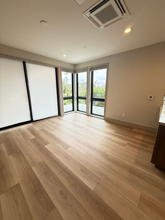 Building Photo - Brand new construction! 3 bedroom 3.5 bath end unit