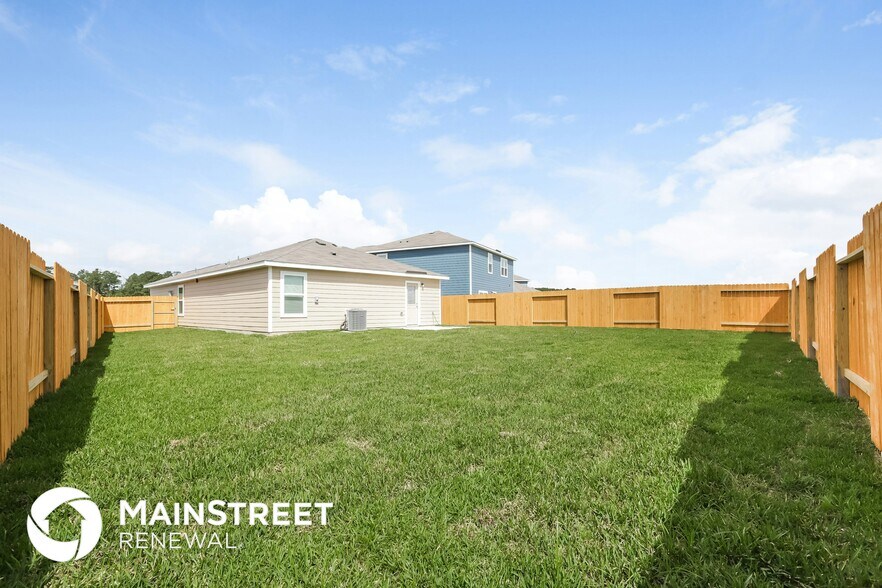 Building Photo - 25221 Dickens Dr
