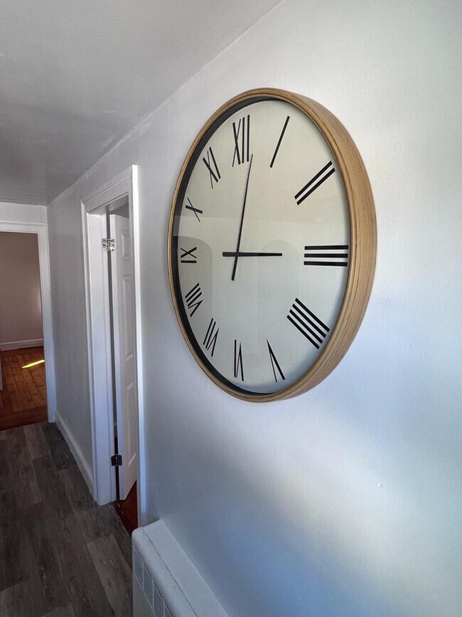 Building Photo - 665 Mendon Rd