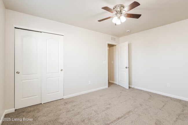 Building Photo - 6797 Brittany Oak Dr