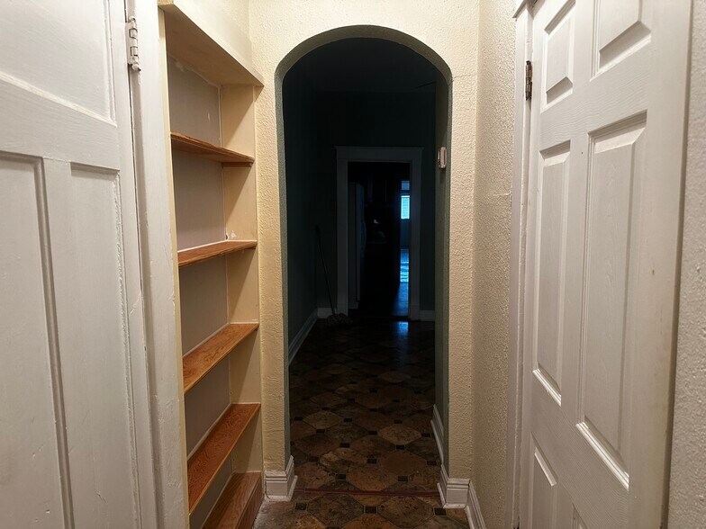 Hallway - 2216 S Salcedo St
