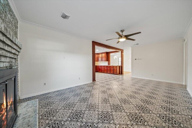 Building Photo - 1554 Estate Dr