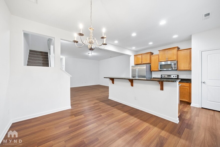 Building Photo - 1038 Grand Ridge Dr