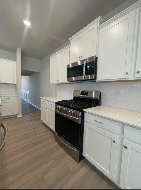 Building Photo - Spacious 4 Bed, 3.5 Bath Home with 2895 Sq...