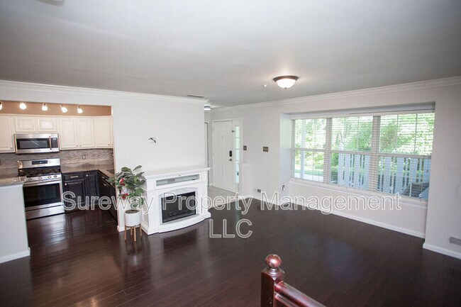 Building Photo - 606 Tanglewood Dr