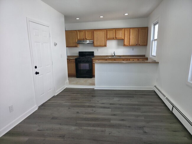 Building Photo - 130 Park Ave