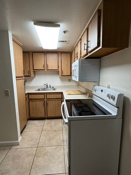 Building Photo - 12221 W Bell Rd