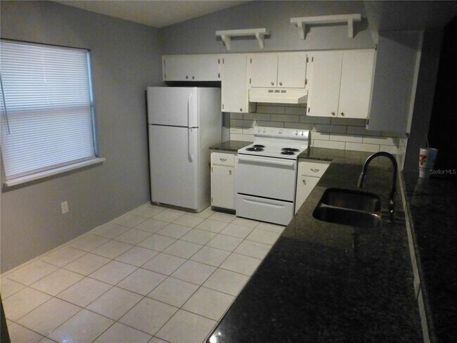 Building Photo - 1890 Wolford Rd