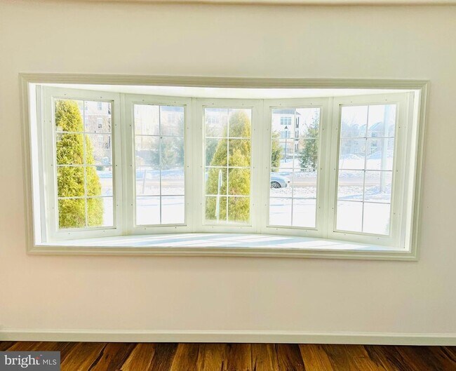 Building Photo - 220 Somerdale Rd