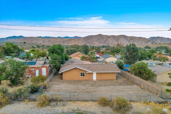 Building Photo - 11074 Knobb Ave