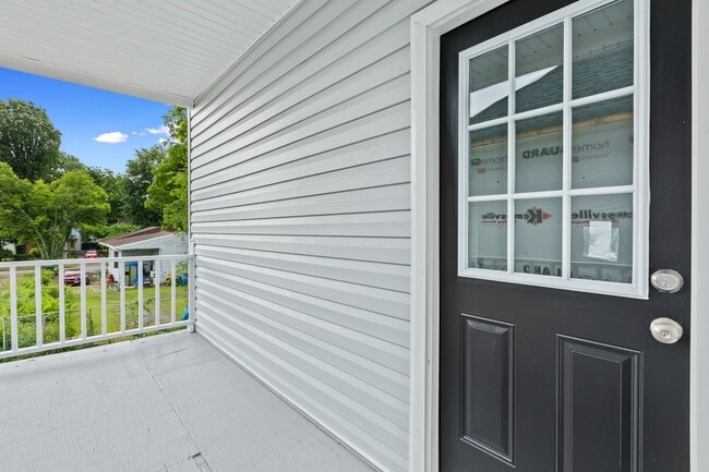 Building Photo - newly renovated property