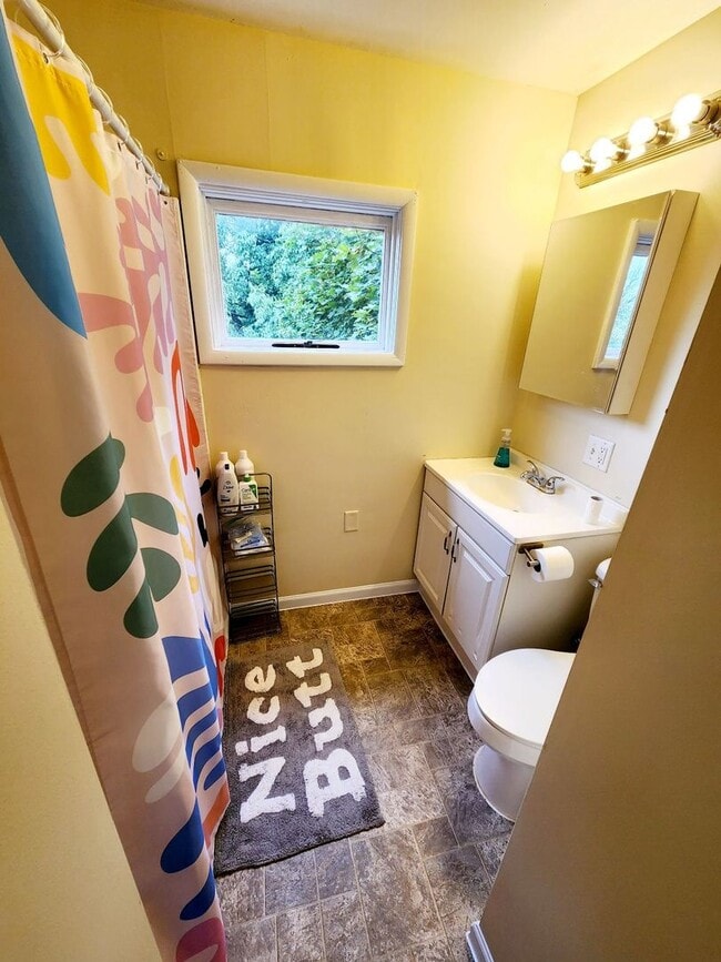 Building Photo - 217 McLane Ave