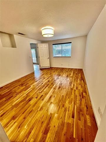 Building Photo - 1100 Woodcrest Ln