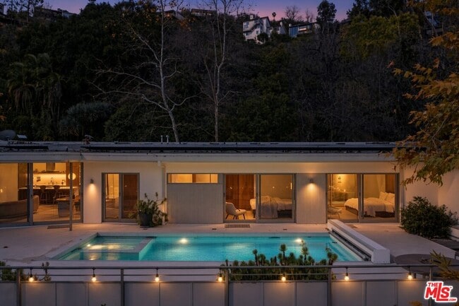 Building Photo - 3201 Oakley Dr