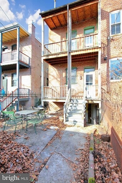 Building Photo - 1756 Park Rd NW