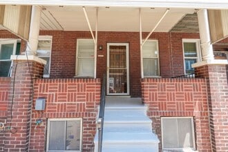Building Photo - 2127 S Beechwood St