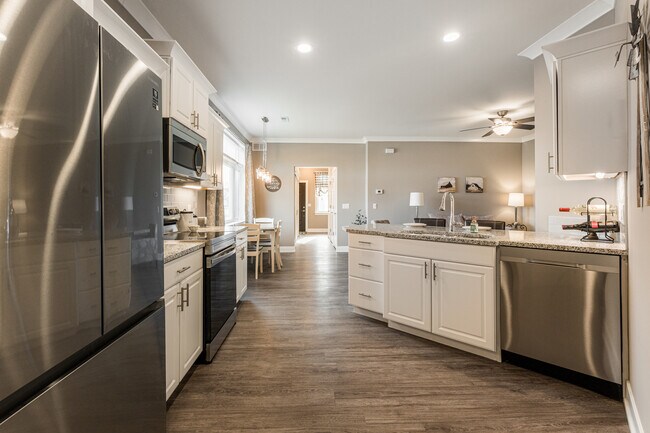 Building Photo - 108 Boulder Ct