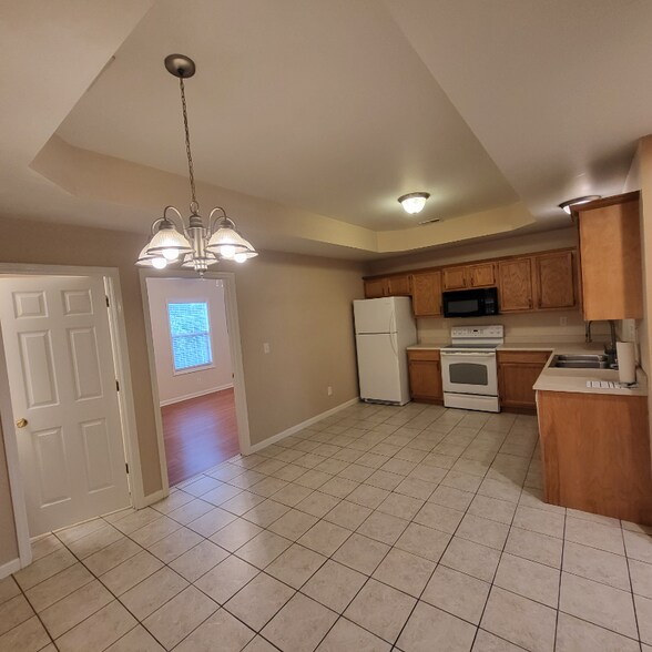 Building Photo - 1115 Oatlands Park