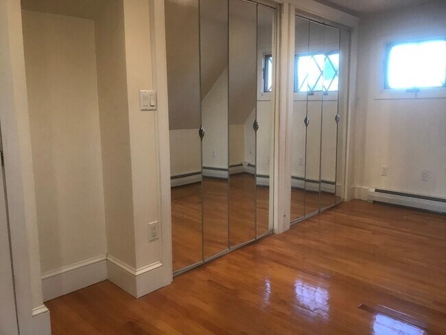 Building Photo - 4 Phillips Rd