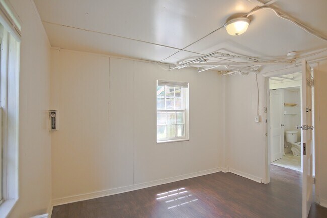 Building Photo - 8br Single Family Home on 14th St NW  (MIN...