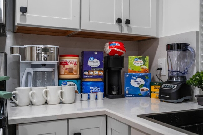 Building Photo - 1676 Raynell Way