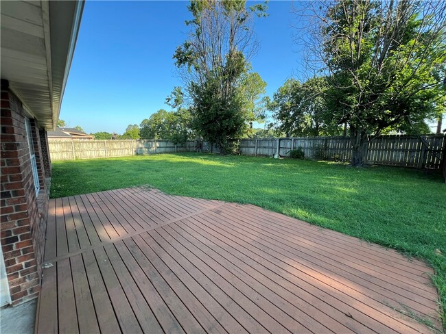 Building Photo - 1308 Hunter Ridge