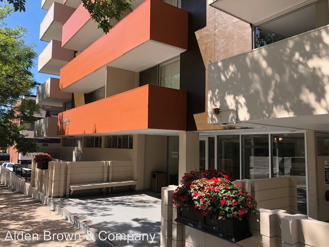 Building Photo - 727 Pearl St