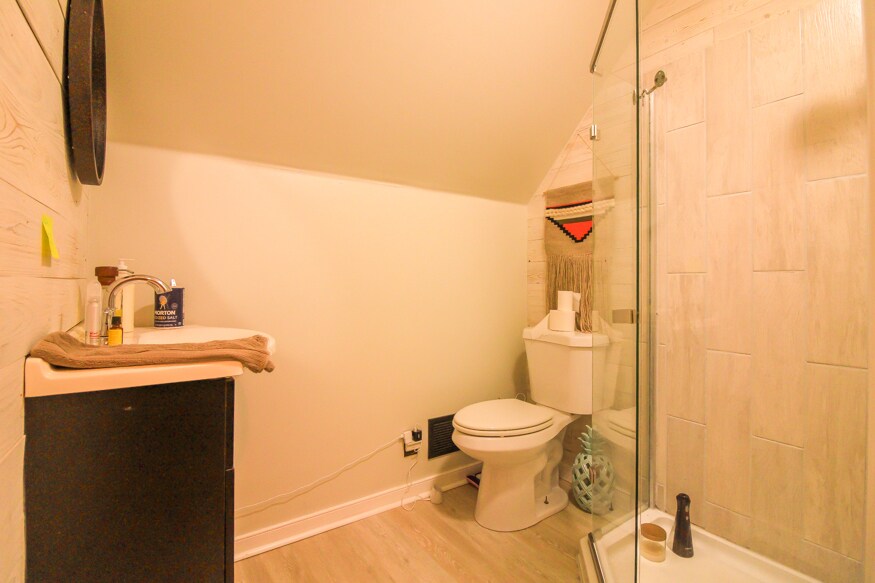 Building Photo - 511 Riverview Ct