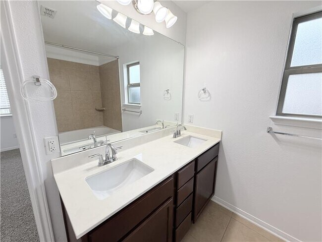 Building Photo - 531 Parkfield Ln