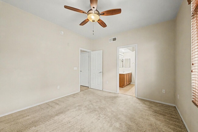 Building Photo - 16825 N 14th St